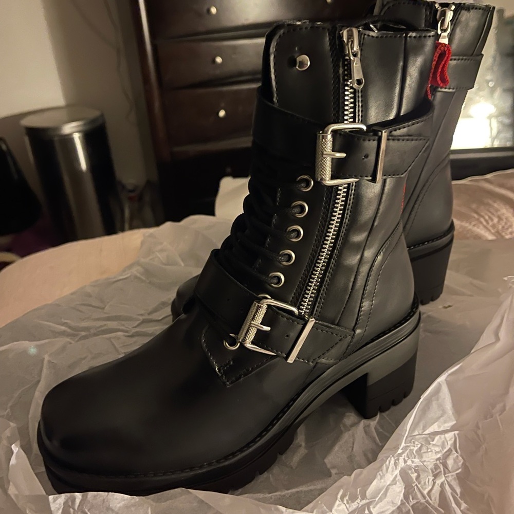 Boots 9